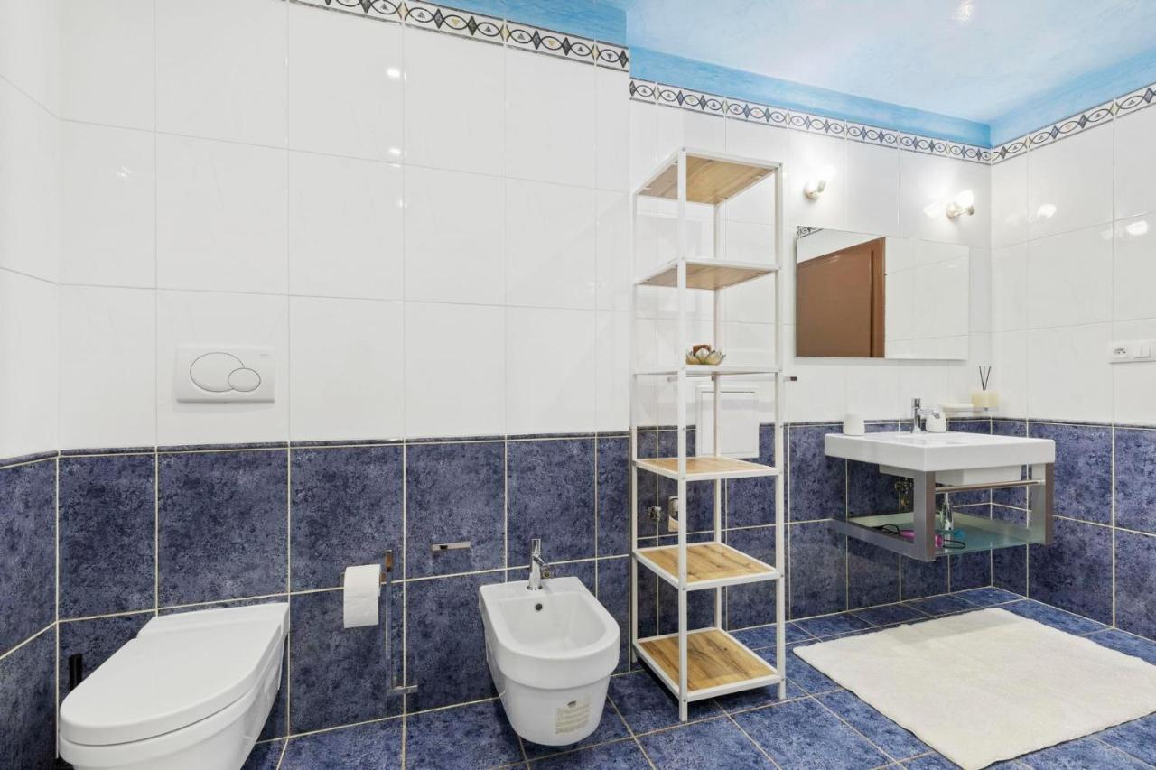 Апартаменты Family Hub In Centre Братислава Экстерьер фото